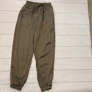 Mustard Seed Satin Jogger Pants
Size S | Olive Green | Soft & Lightweight